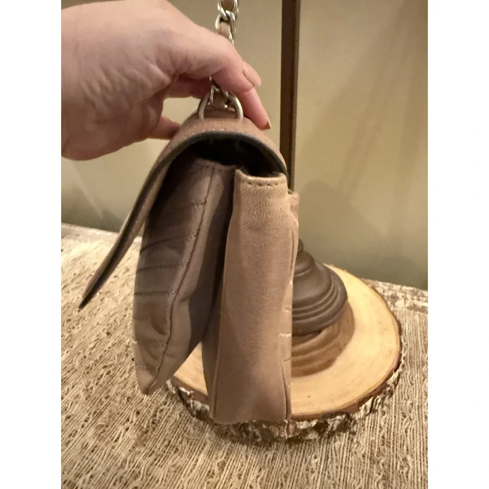 Tory Burch Fleming Distressed Flap, Tassel Shoulder Crossbody Bag Taupe 458$